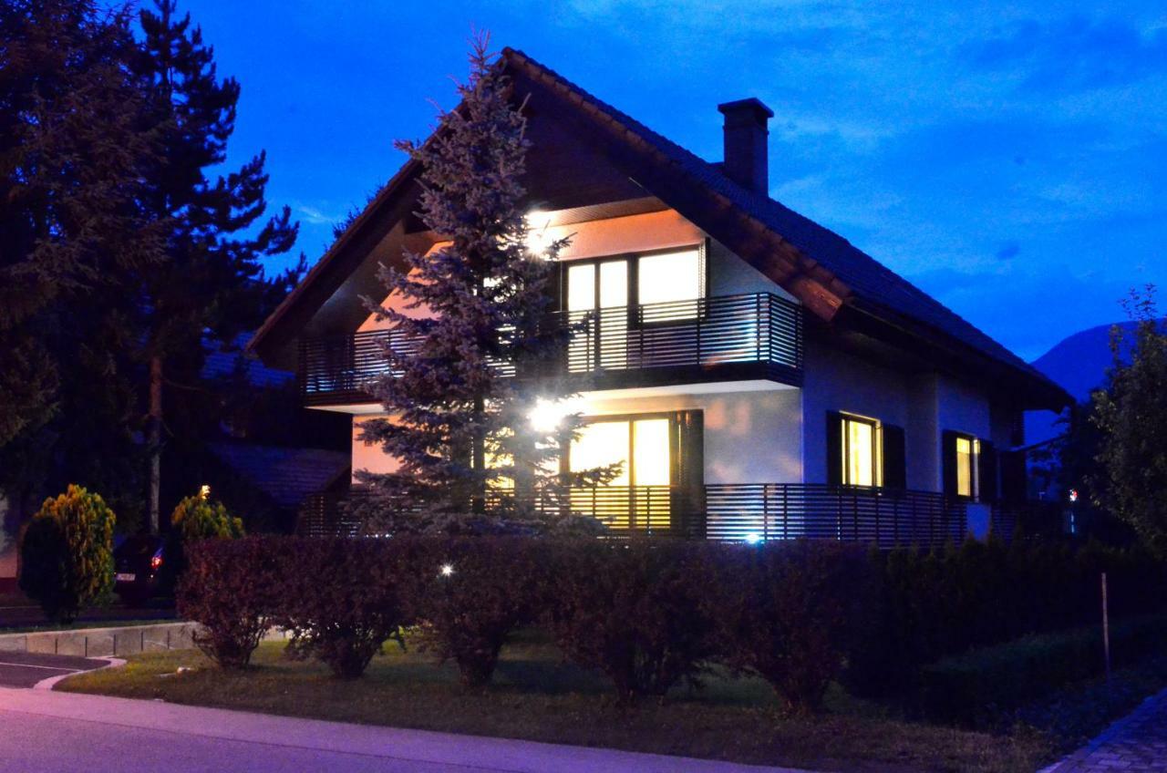 Apartment Galerija Radovljica Extérieur photo
